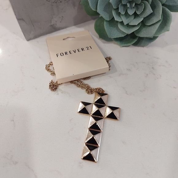 ⚡FREE ADD ON ⚡Forever 21 Gold Tone Cross Necklace - Picture 3 of 5